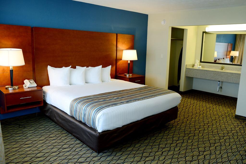 Baymont By Wyndham St. Ignace Lakefront Quarto foto